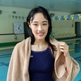 [可愛い]佐々木ありさ(19)の初水着グラビアの競泳水着画像