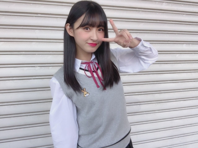 【S級美少女】ＪＫ制服あり！HKT48松本日向ちゃんの自撮り＆オフショ画像！