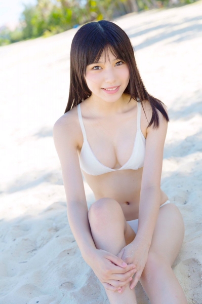 【S級美少女】すっきり顔の美少女・堀井仁菜ちゃんビキニ水着画像！