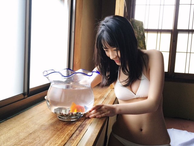【美少女】AKBのしっとり系美少女・佐々木優佳里ちゃんの自撮り＆水着グラビア！