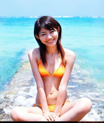 S級美少女・佐藤里香 グラビア水着画像 沖縄での開放的なビキニ