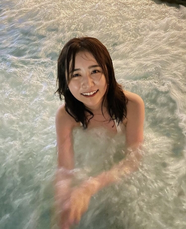 まつきりなのグラビア画像30枚【貴重な水着姿が最高です！】