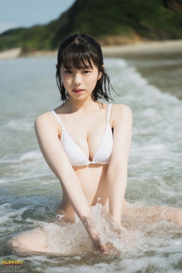 「ミスマガジン2020」菊地姫奈、まばゆく美しいビキニ水着にドキッ