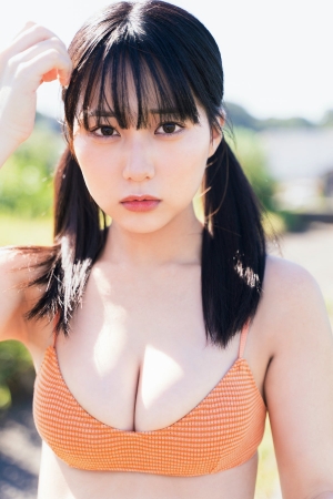 HKT48田中美久、“おとなみくりん” ビキニ水着ショットで「B.L.T.」増刊表紙飾る