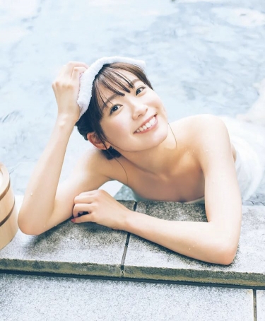 美少女・斉藤朱夏の水着画像90枚【ビキニ姿が可愛すぎてやばい！】