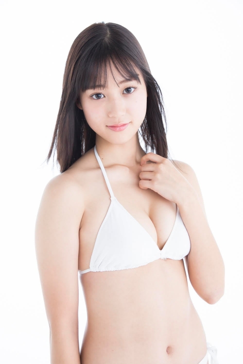 「女子高生ミスコン」会場で見つかった美女・光野有菜、バスト際立つ水着姿披露 「制コレ’20」へ意気込み
