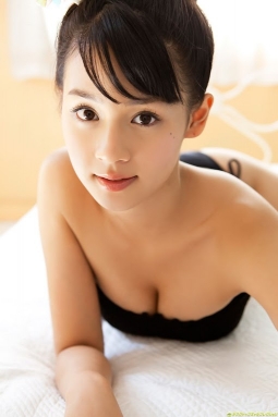 大人になった巨乳美少女　立花陽香(２２)のグラビア画像×５８&ビキニ水着