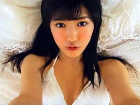 大人っぽくなってきた渡辺麻友(２０)の表情とセクシーな衣装に萌える画像×９９