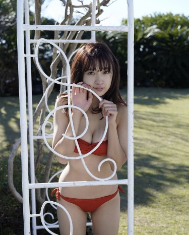 S級美少女・渡邉幸愛の水着画像70枚【ビキニ姿が可愛すぎてやばいです！】