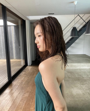 箭内夢菜の水着ほか画像40枚【人気女優の激レアな水着グラビア】