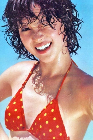 80年代のアイドル歌手 松田聖子の水玉ビキニ画像 